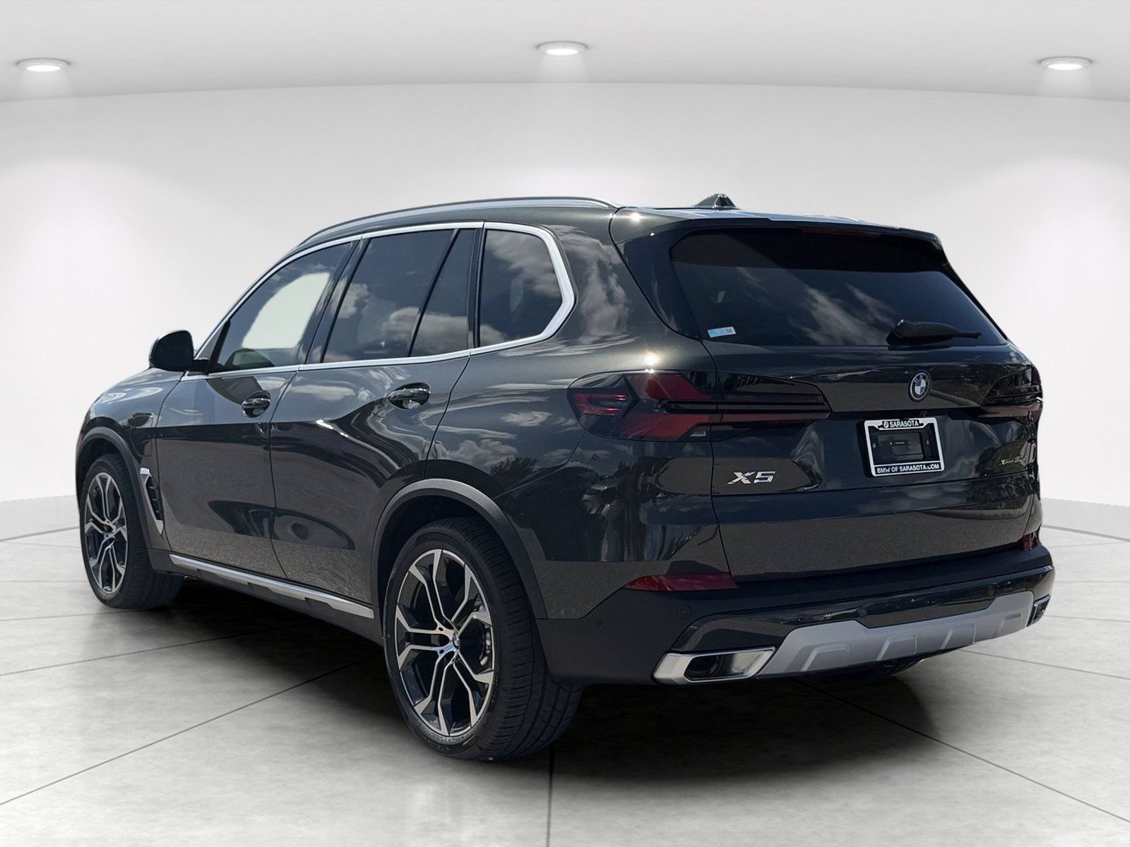 New 2026 BMW X5 xDrive50e w/ Executive Package AWD/4WD image 5