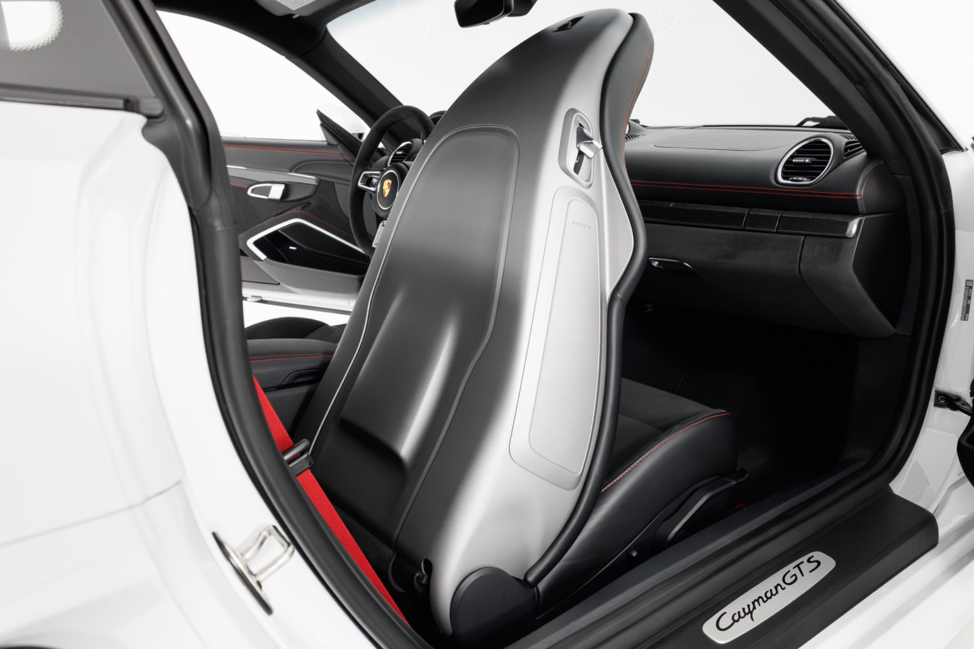 Used 2022 Porsche 718 Cayman GTS RWD image 46