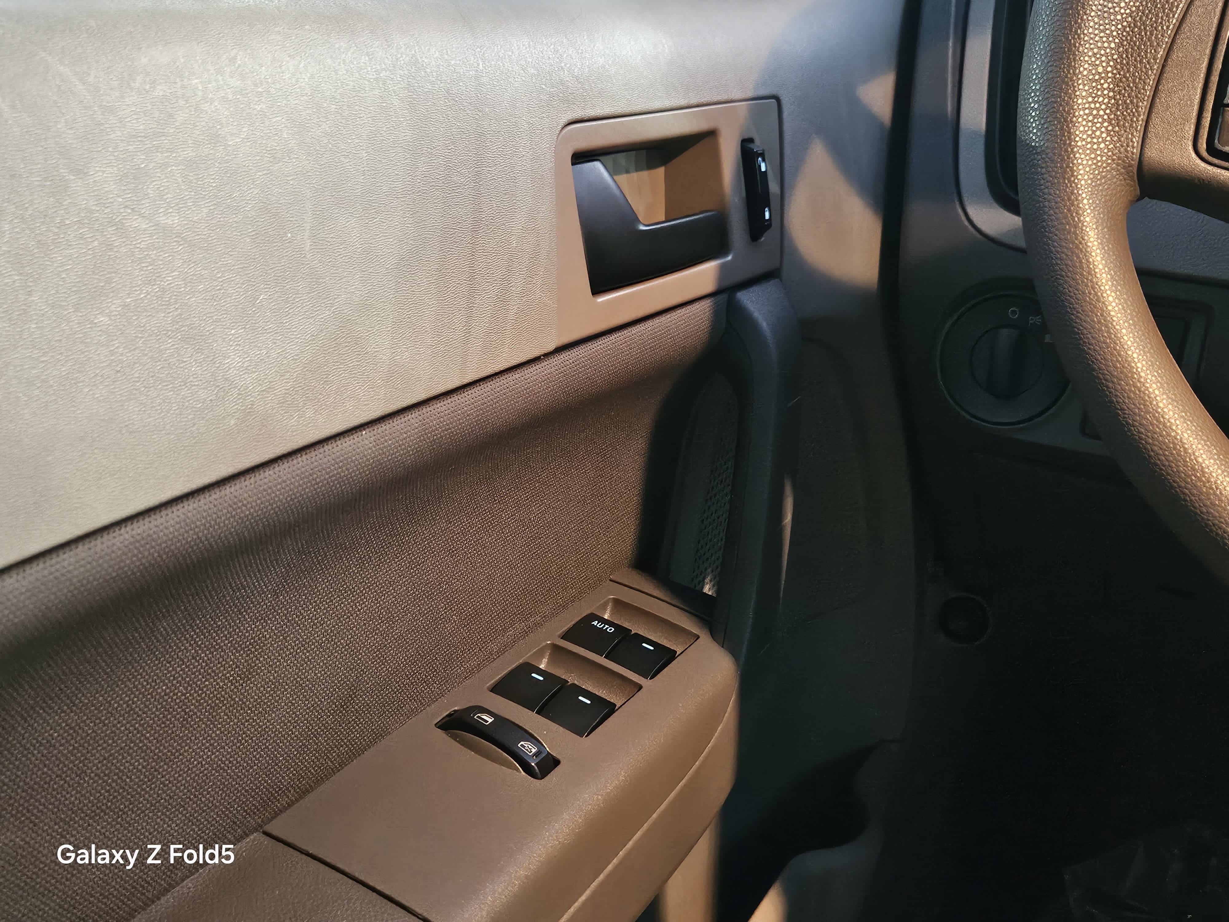 Used 2010 Ford Focus SE image 22