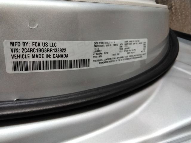 Used 2024 Chrysler Pacifica Touring-L image 13