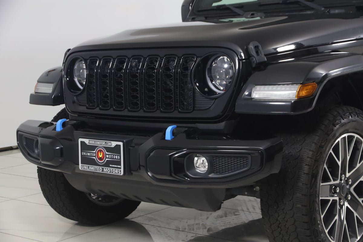 Used 2024 Jeep Wrangler High Altitude AWD/4WD image 41