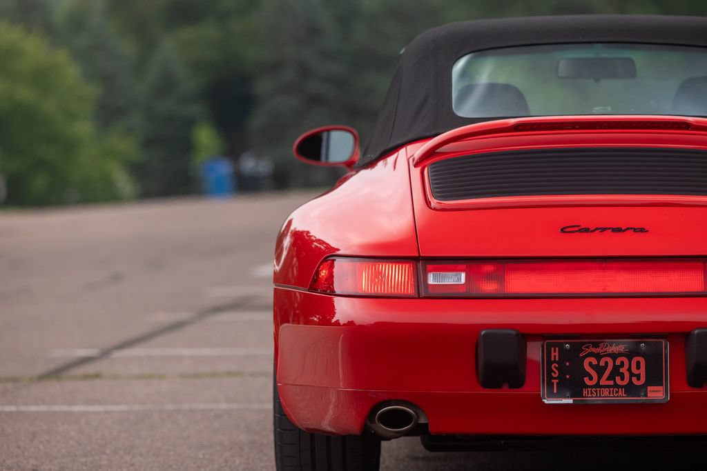 Used 1995 Porsche 911 Carrera RWD image 23