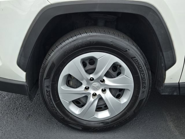 Used 2020 Toyota RAV4 LE image 8