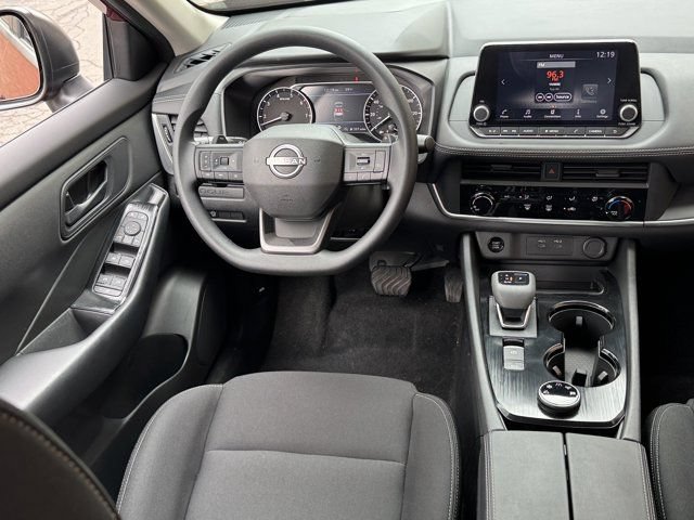 Used 2025 Nissan Rogue S AWD/4WD image 24