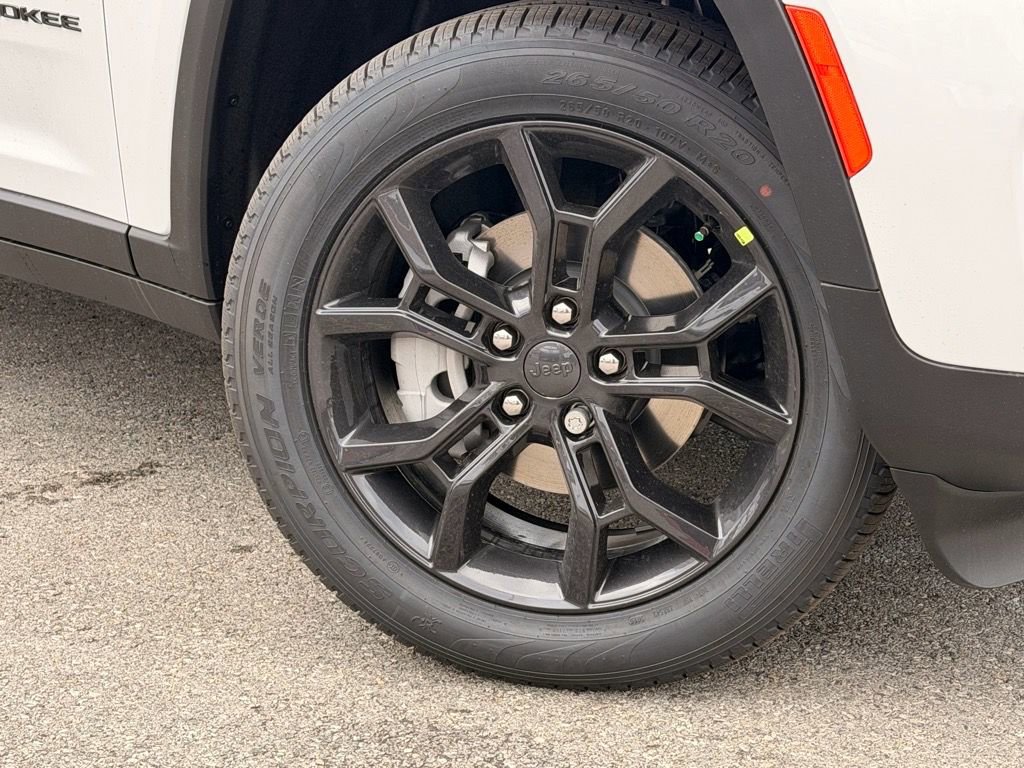 New 2025 Jeep Grand Cherokee Limited image 35