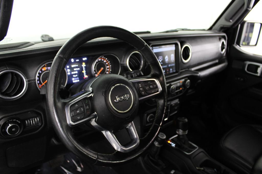 Used 2020 Jeep Wrangler Unlimited Sahara AWD/4WD image 4