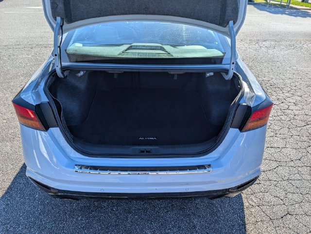 Used 2023 Nissan Altima 2.5 SR FWD image 13