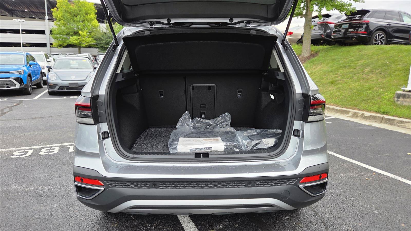 New 2026 Volkswagen Taos SE AWD/4WD image 5