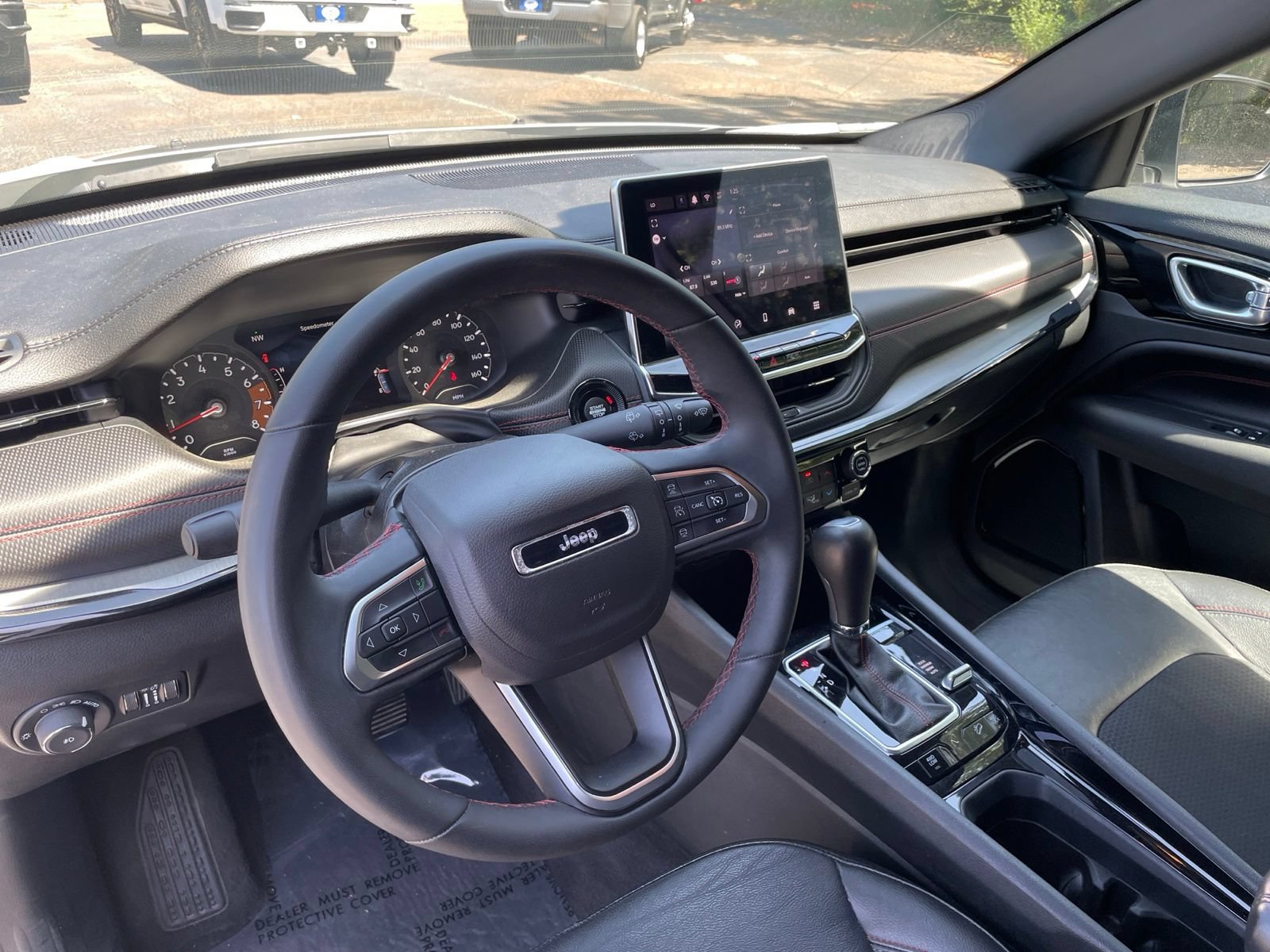 Used 2024 Jeep Compass Trailhawk AWD/4WD image 25
