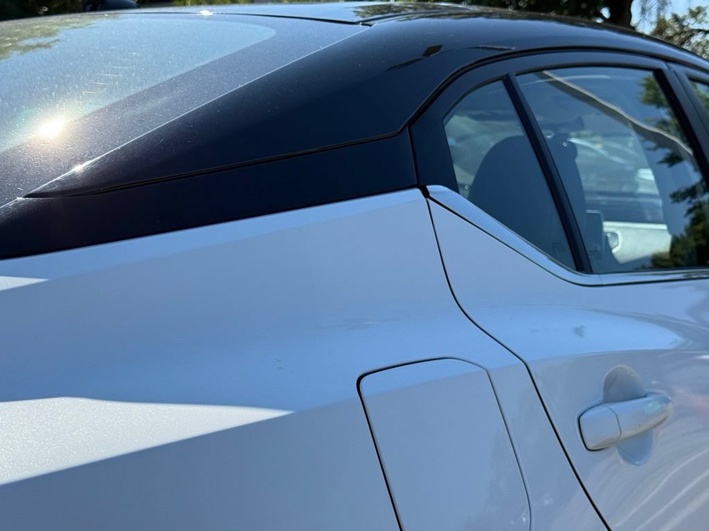 Used 2022 Nissan Sentra SR w/ SR Premium Package FWD image 9