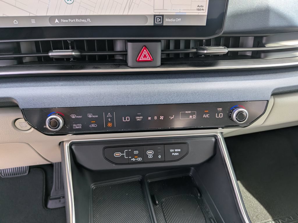 Certified 2026 Kia Carnival SX FWD image 28