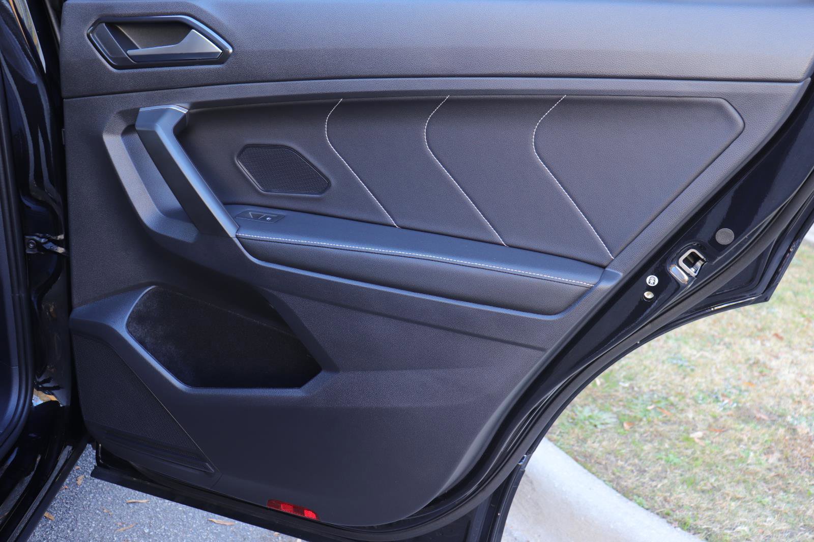 Used 2024 Volkswagen Tiguan SE R-Line image 22