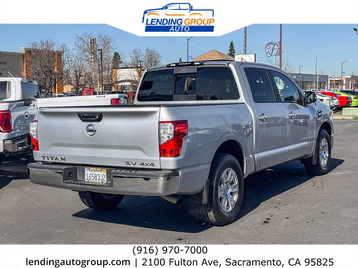 Used 2017 Nissan Titan SV image 4