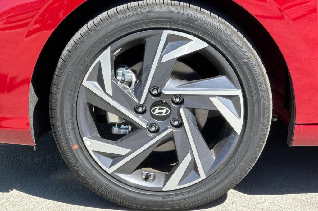 New 2026 Hyundai Elantra Limited FWD image 30