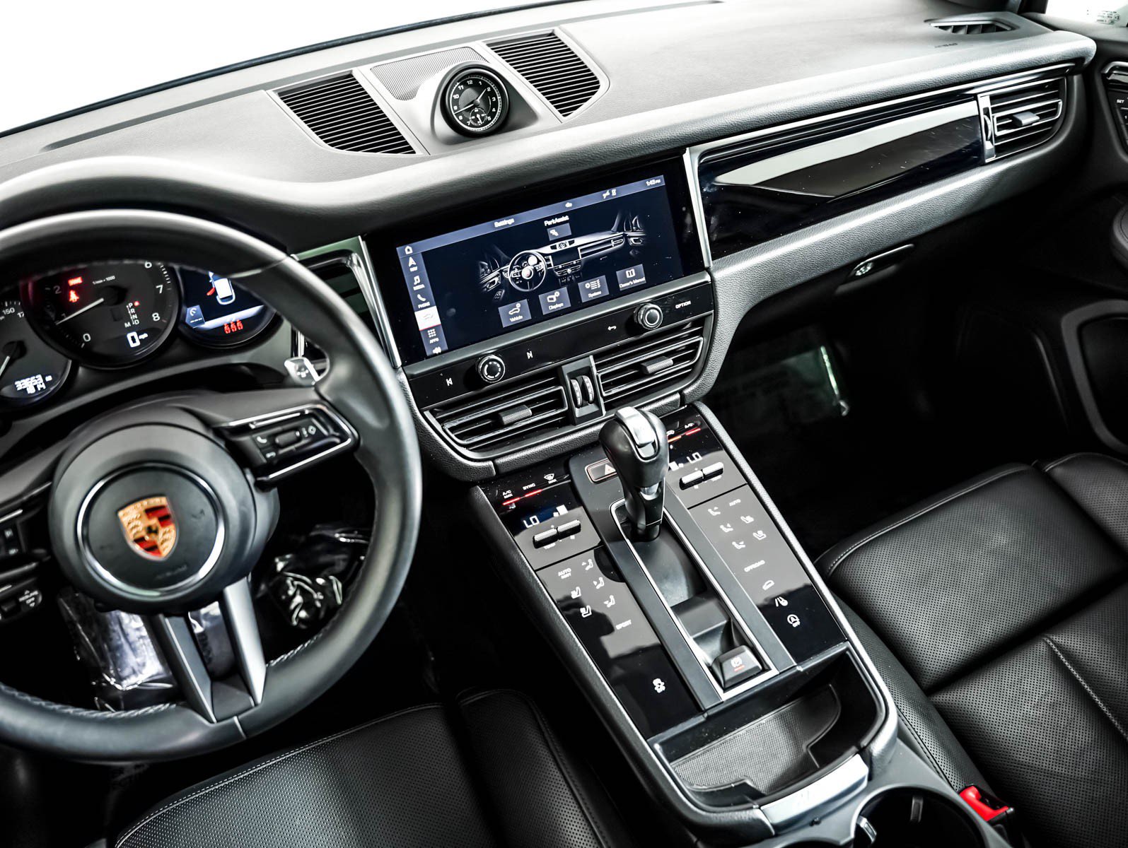 Certified 2023 Porsche Macan AWD/4WD image 19