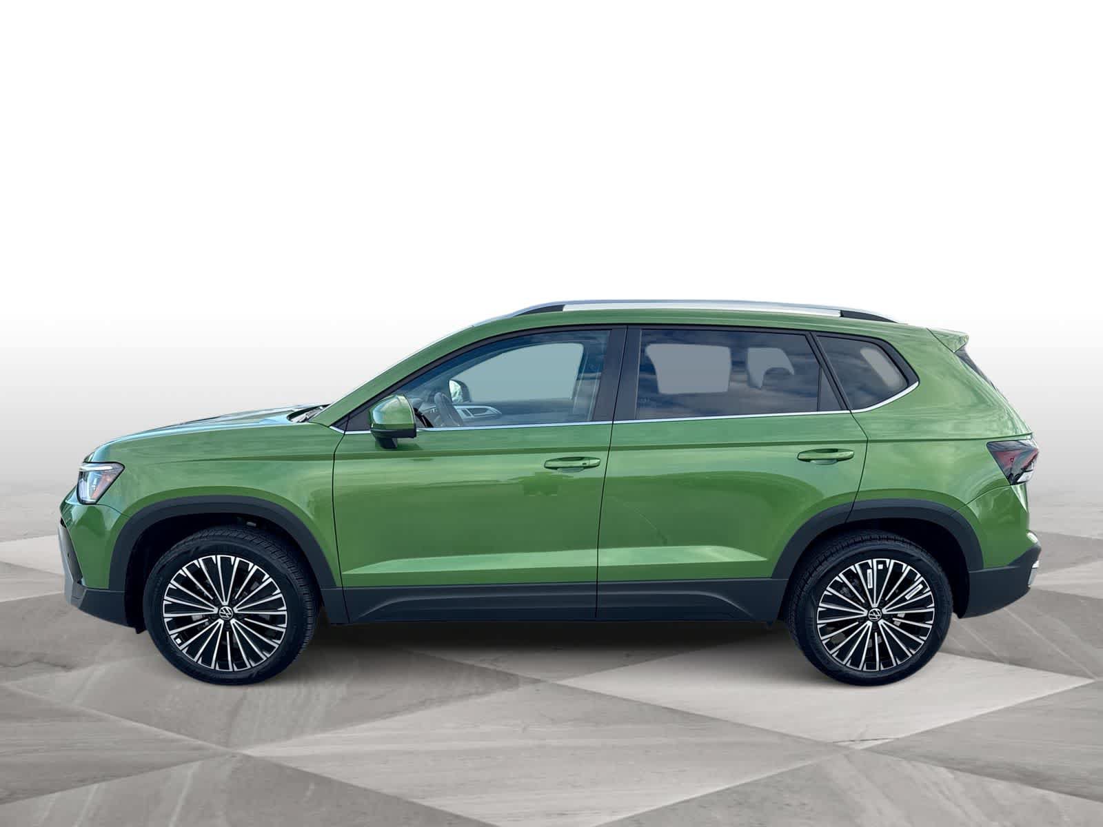 Used 2025 Volkswagen Taos SE FWD image 5