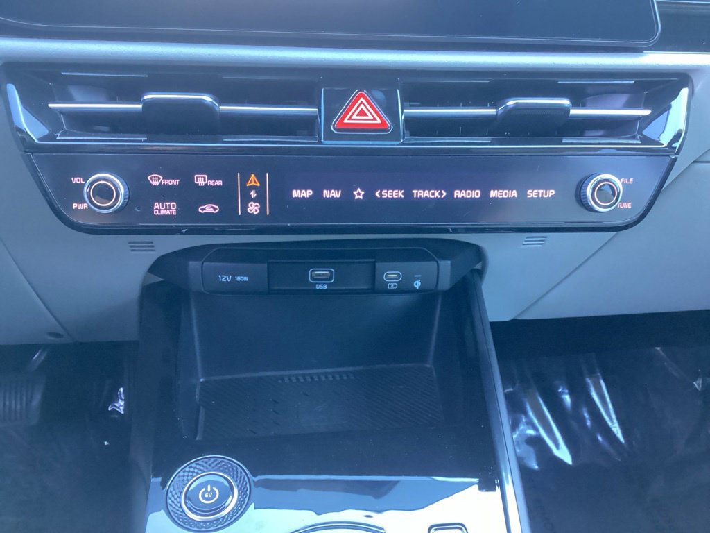 Certified 2023 Kia Niro Wind w/ Wind Preserve Package FWD image 26