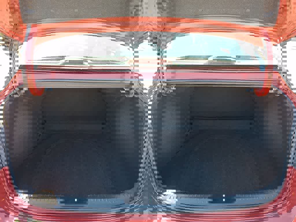 Used 2024 Hyundai Elantra SEL image 30