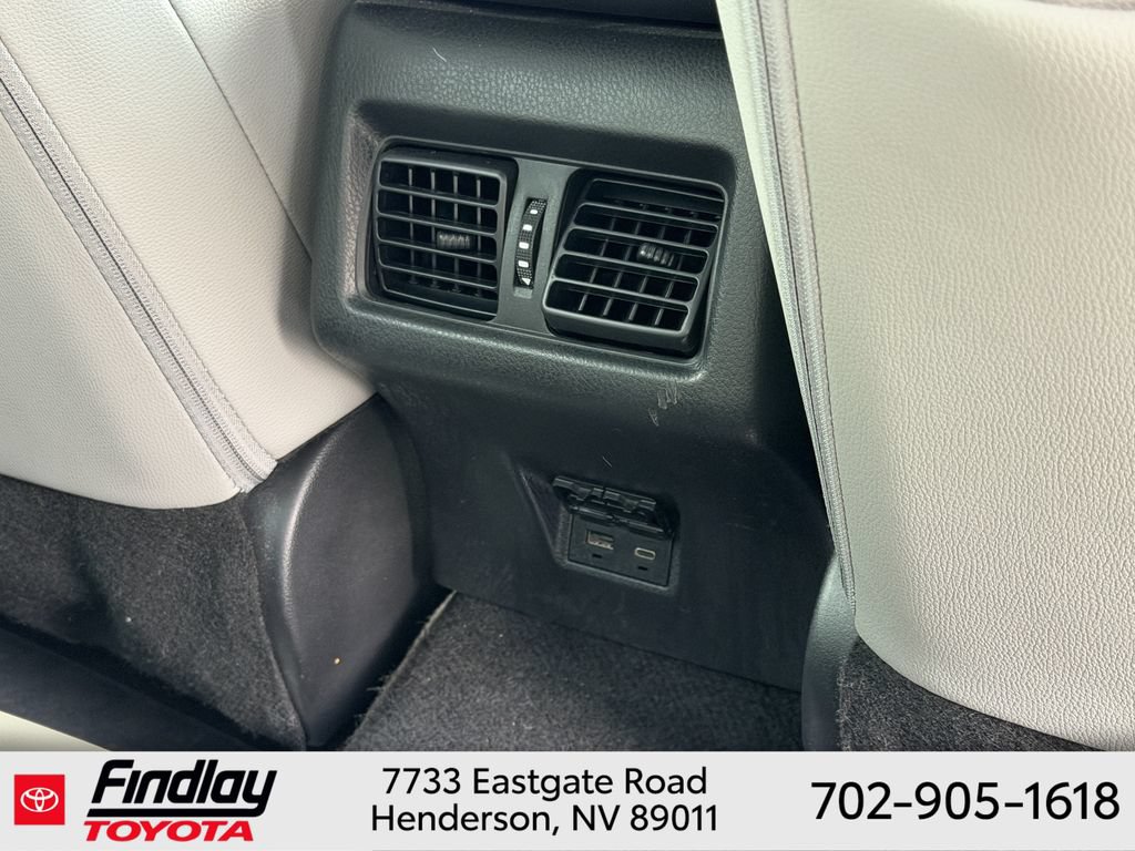 Used 2025 Toyota Camry SE AWD/4WD image 14