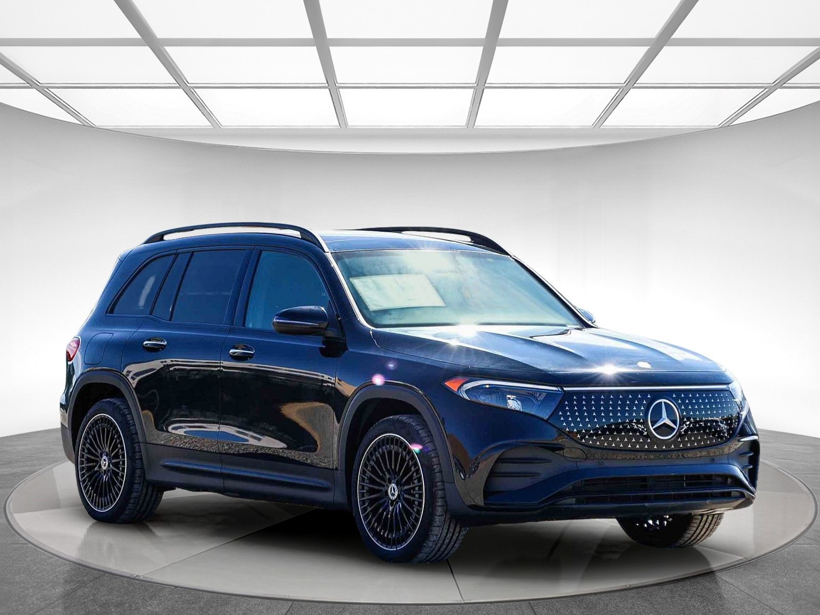 Used 2024 Mercedes-Benz EQB 300 4MATIC image 5