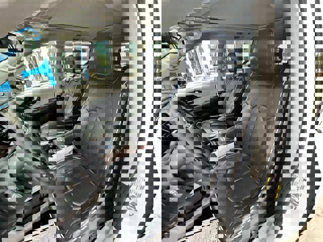 Used 2024 Chrysler Pacifica Limited w/ Uconnect Theater Family Group image 13