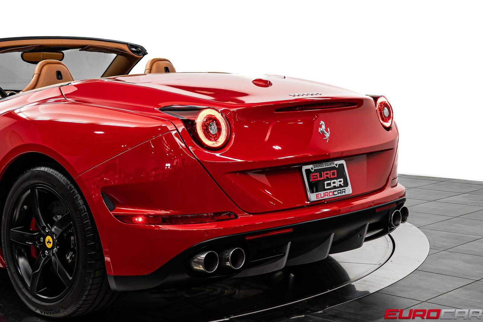 Used 2016 Ferrari California T image 19