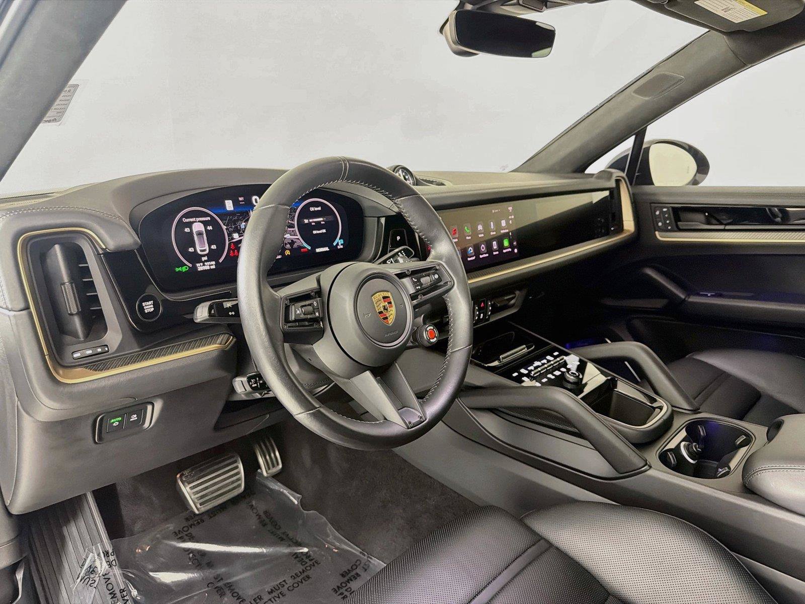 Used 2024 Porsche Cayenne Turbo GT AWD/4WD image 4