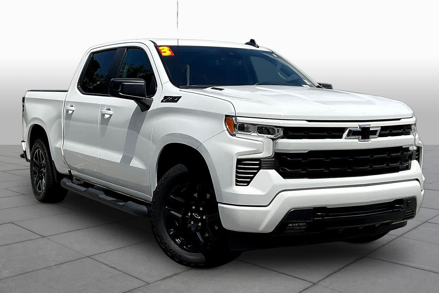 Used 2023 Chevrolet Silverado 1500 RST AWD/4WD image 3