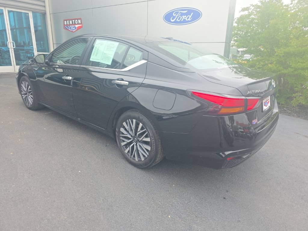 Used 2025 Nissan Altima 2.5 SV FWD image 10