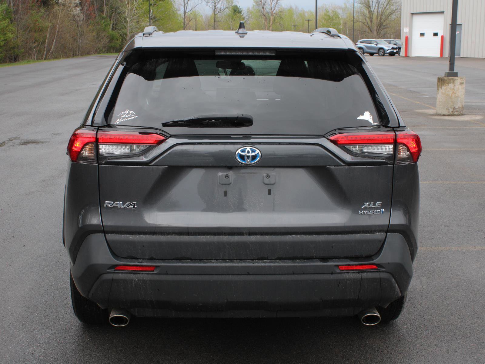 Used 2022 Toyota RAV4 XLE w/ Convenience Package AWD/4WD image 6