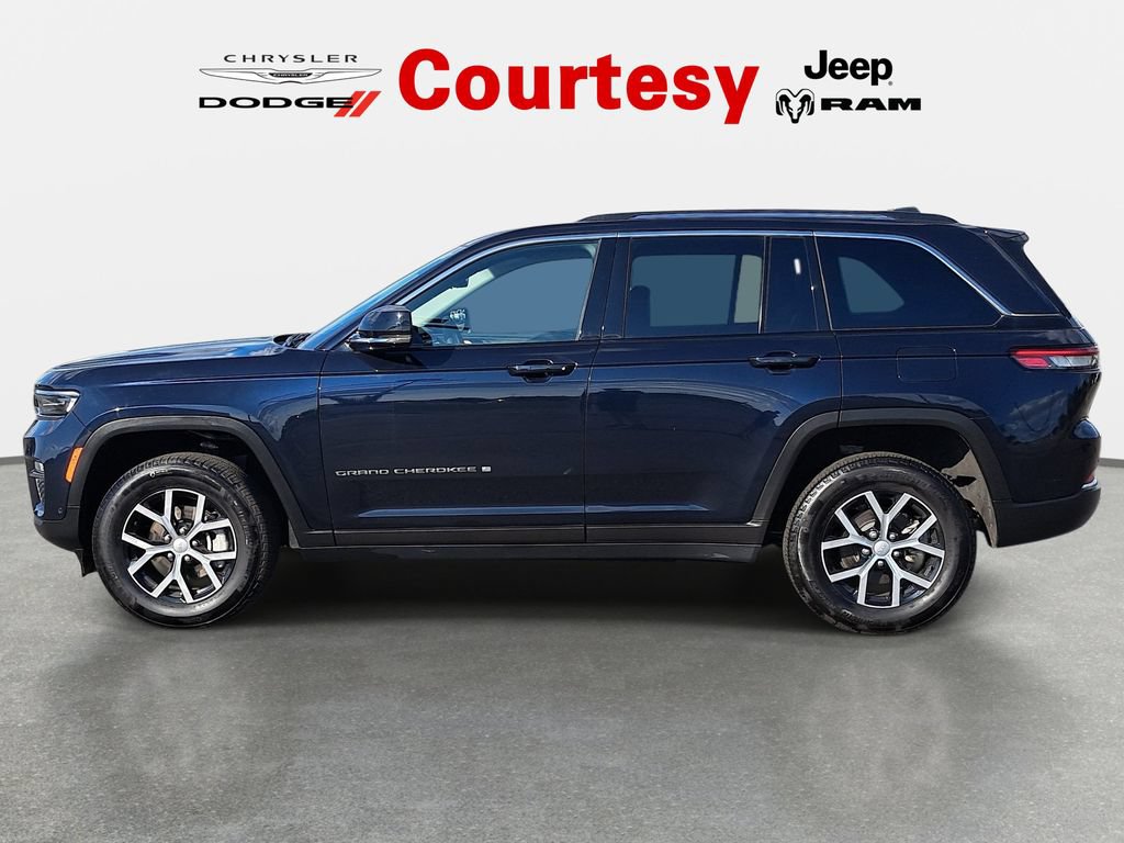 Certified 2023 Jeep Grand Cherokee Limited w/ Luxury Tech Group II AWD/4WD image 7