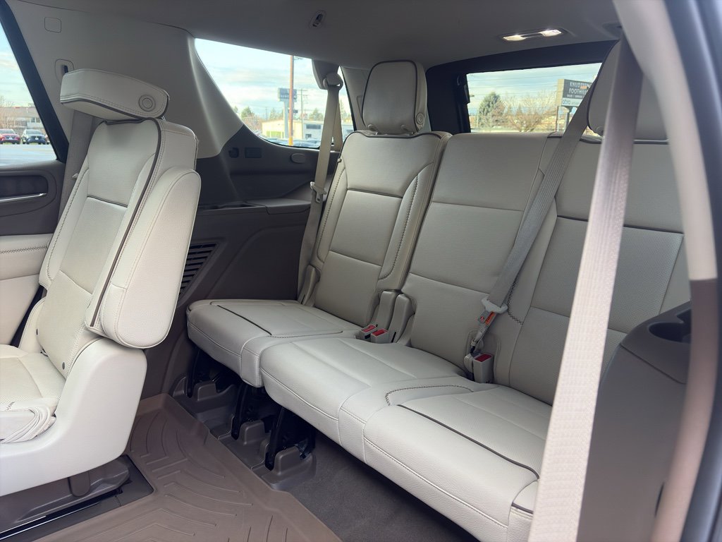 Used 2022 GMC Yukon Denali w/ Denali Premium Package image 15