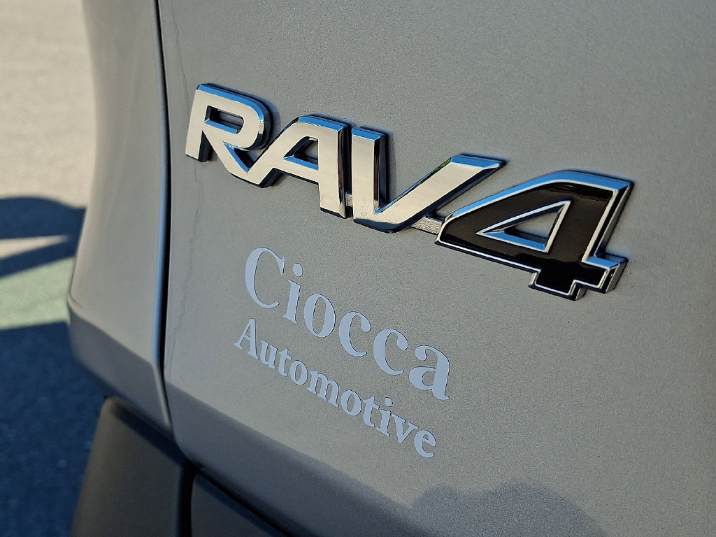 Used 2025 Toyota RAV4 LE AWD/4WD image 30