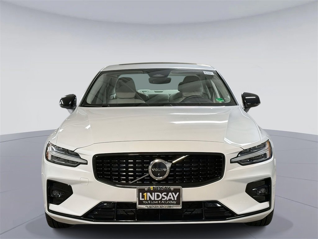Used 2023 Volvo S60 B5 Plus image 8