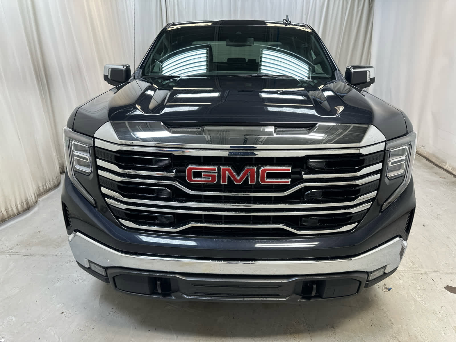 New 2026 GMC Sierra 1500 SLT w/ SLT Convenience Package image 6