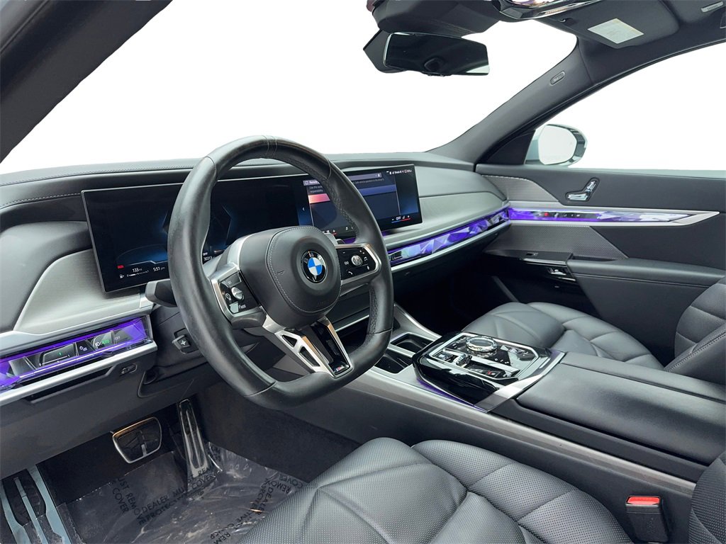Used 2023 BMW 740i image 16