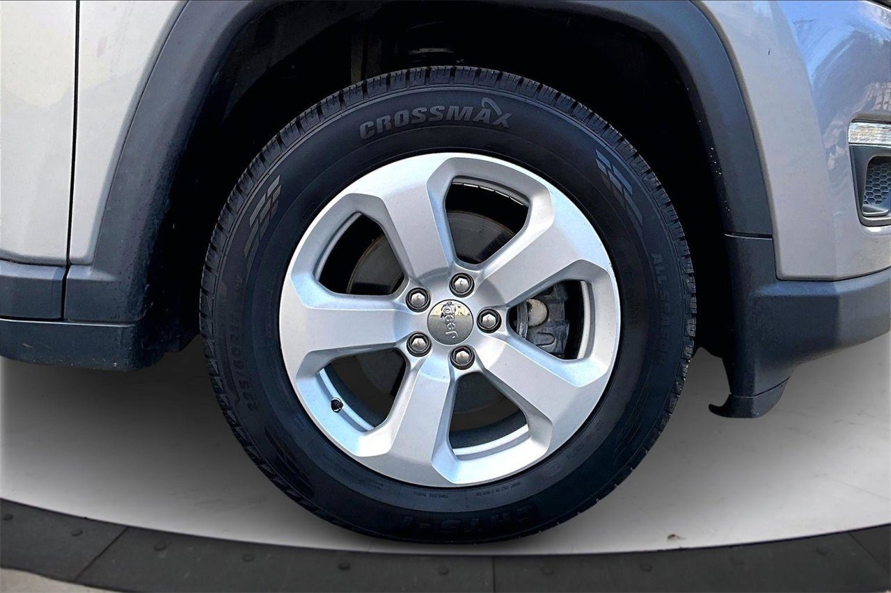 Certified 2019 Jeep Compass Latitude w/ Cold Weather Group image 31