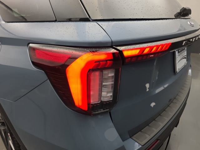 Used 2025 Ford Explorer ST w/ Sun And Sound Package image 18