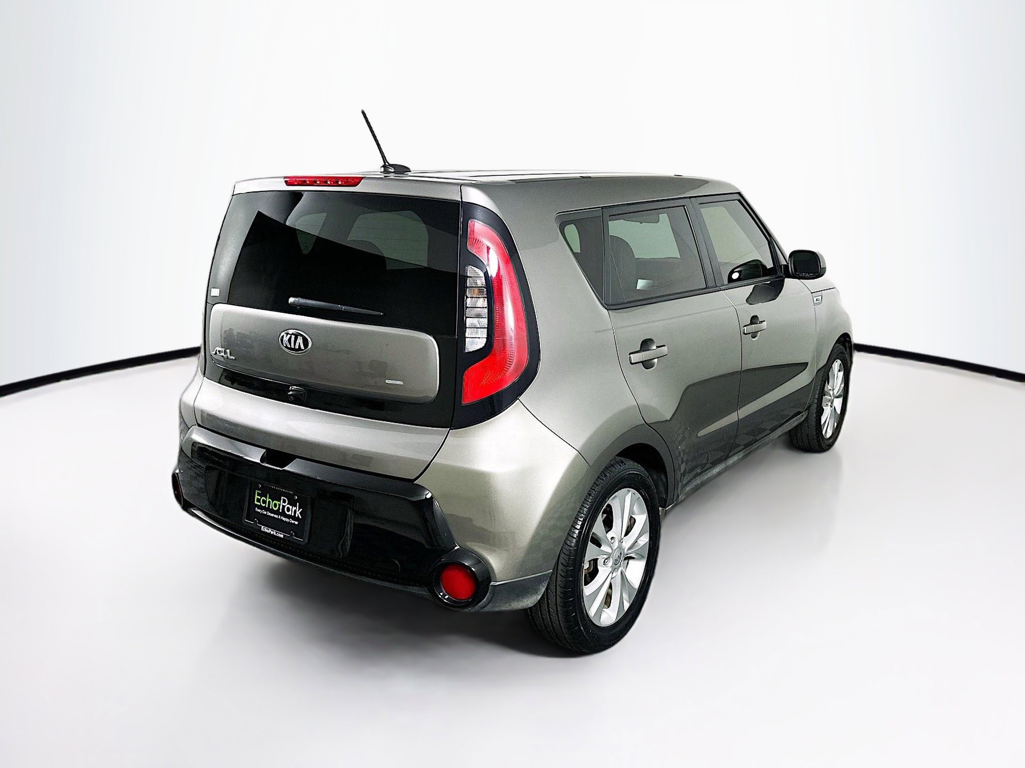 Used 2016 Kia Soul + image 9