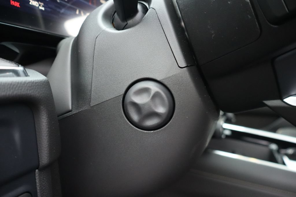 New 2026 Chevrolet Suburban Premier AWD/4WD image 19