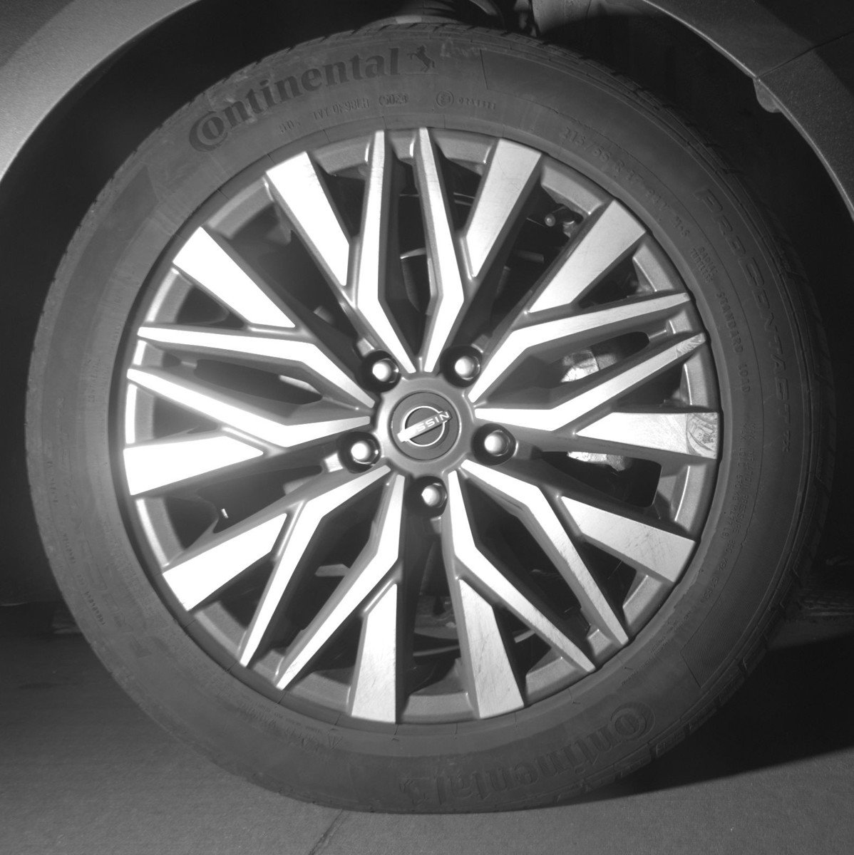 Used 2025 Nissan Altima 2.5 SV FWD image 13