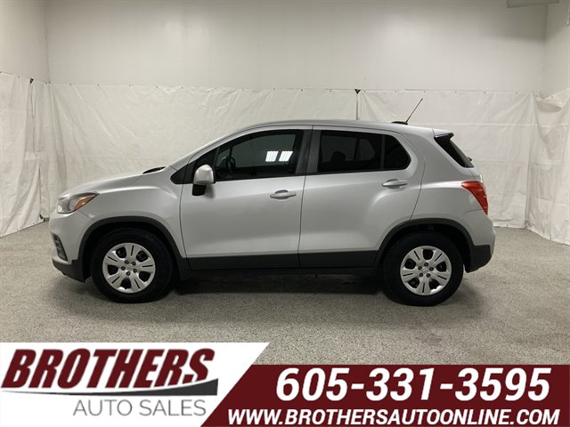 Used 2018 Chevrolet Trax LS w/ LPO, Cargo Package FWD image 1