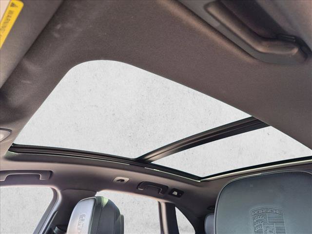 Used 2023 Porsche Macan S AWD/4WD image 13