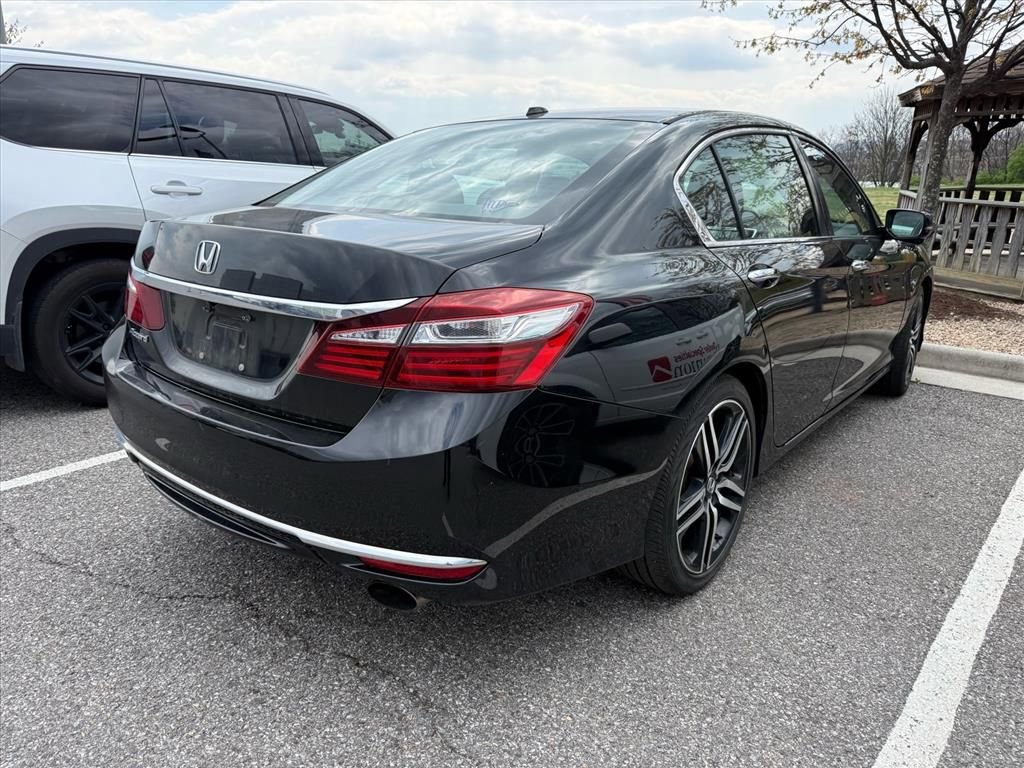 Used 2017 Honda Accord EX-L image 4