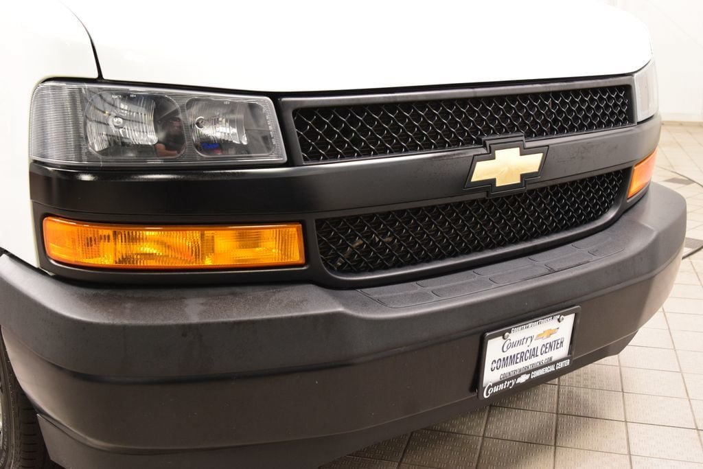 Used 2023 Chevrolet Express 3500 w/ Power Convenience Package RWD image 7