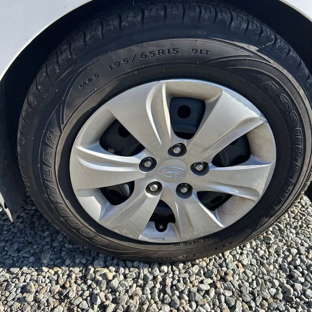 Used 2016 Hyundai Elantra SE FWD image 27