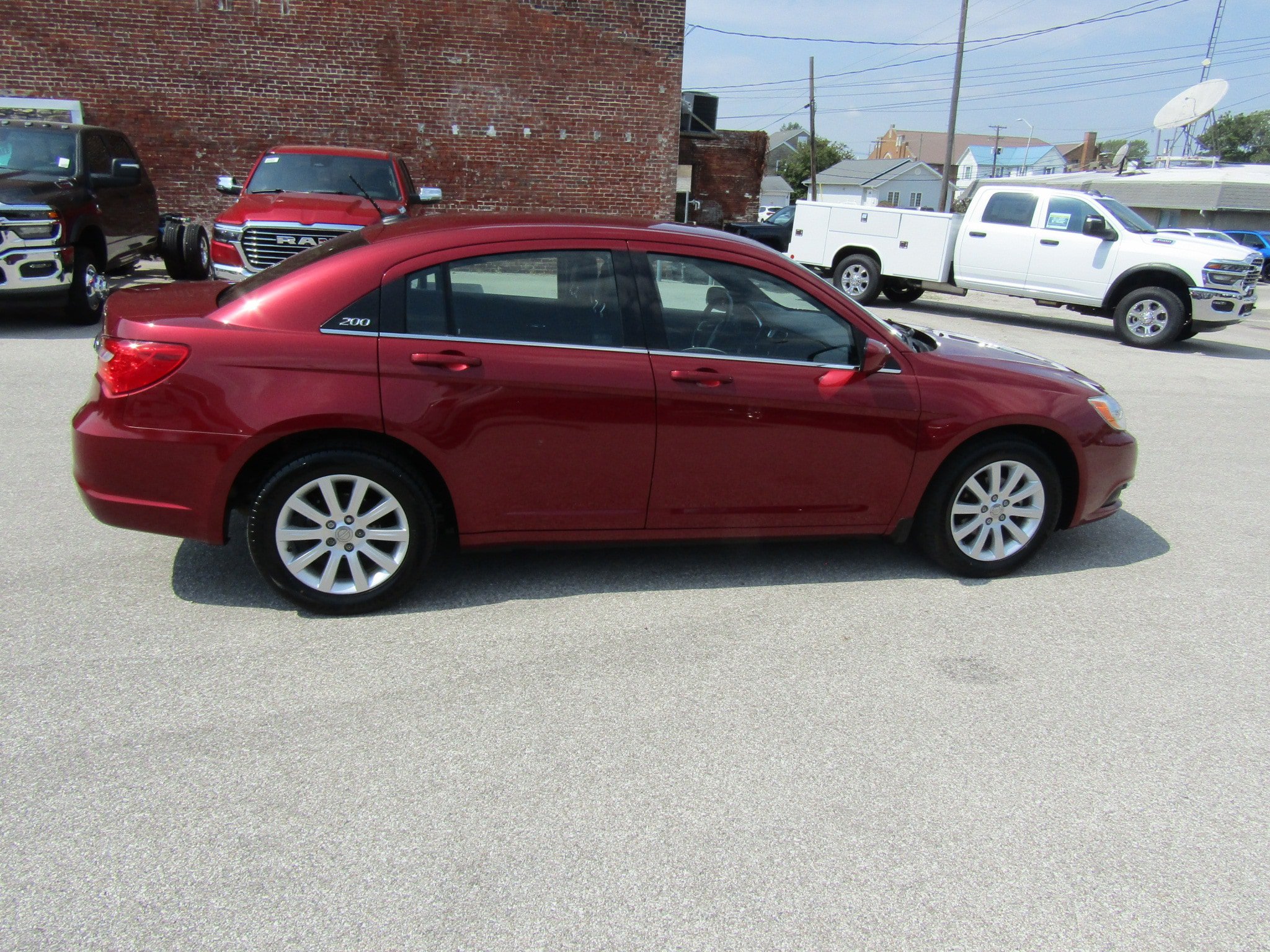 Used 2013 Chrysler 200 Touring FWD image 2