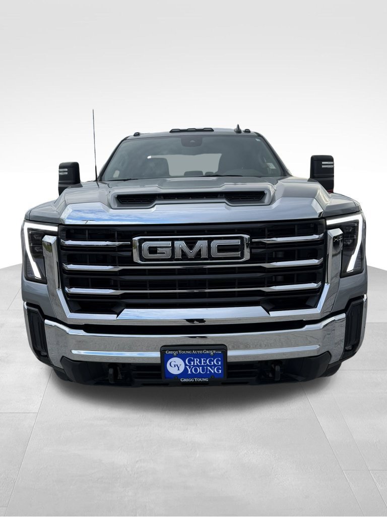 Used 2025 GMC Sierra 2500 SLE w/ SLE Value Package; AWD/4WD image 3