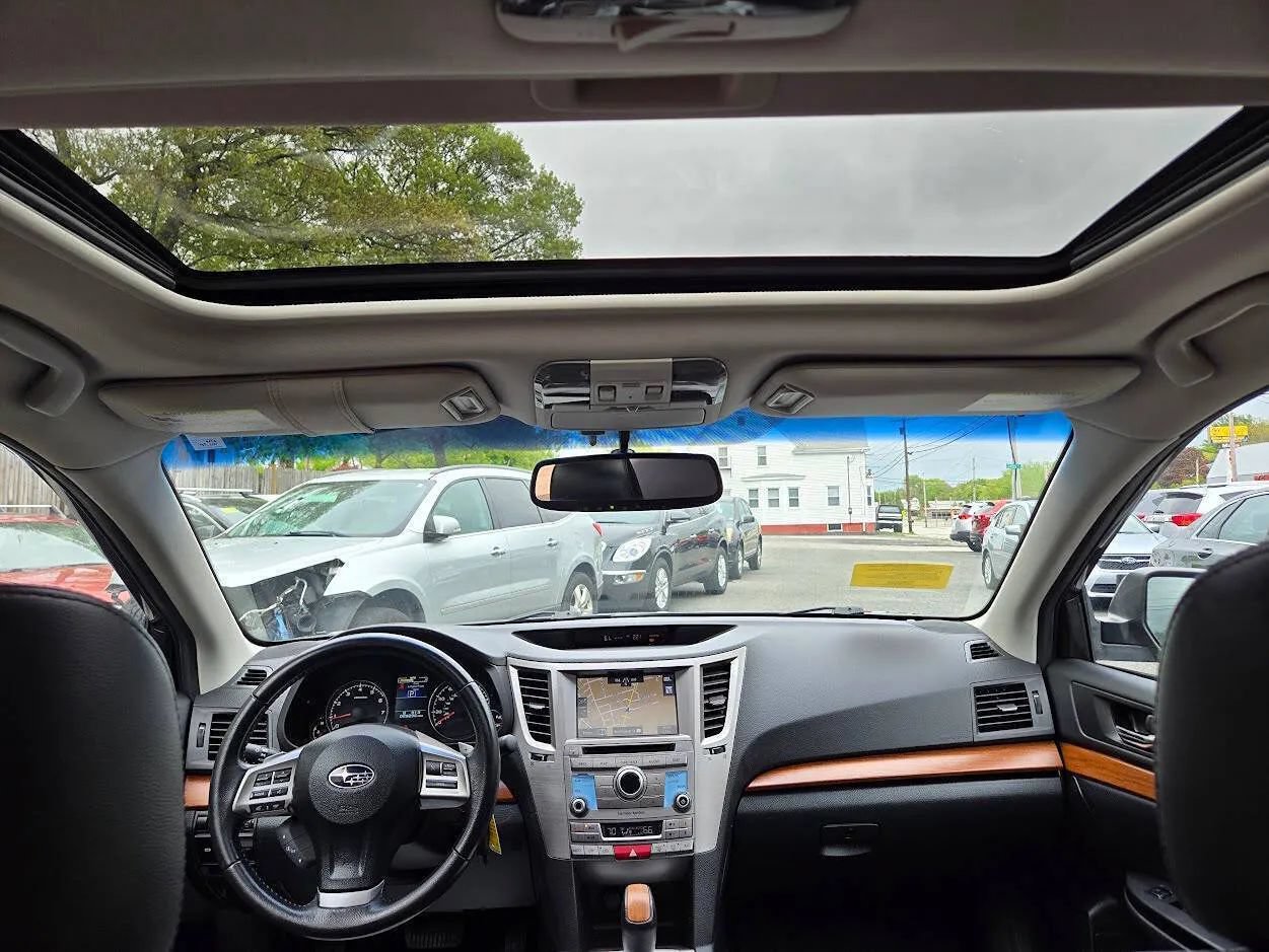 Used 2014 Subaru Outback 2.5i Limited AWD/4WD image 6