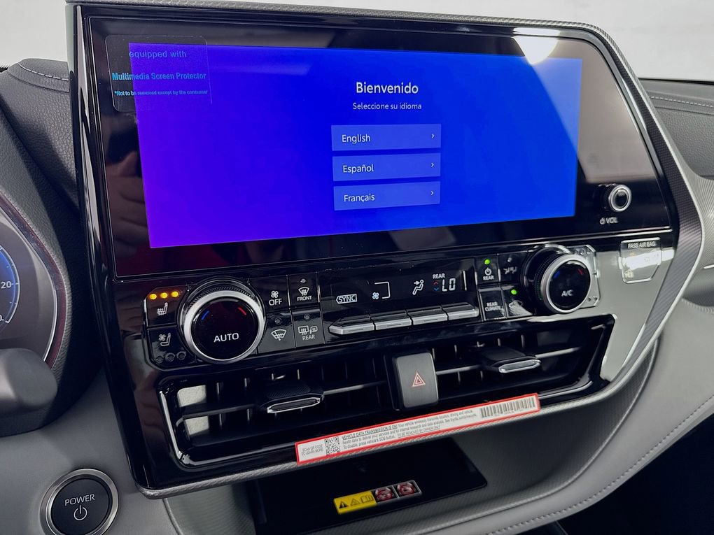 New 2026 Toyota Highlander Platinum image 18